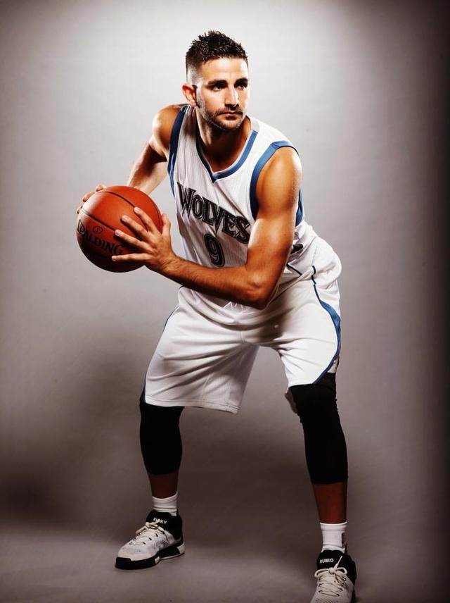 爱游戏-红蜂不敌开拓者，卢比奥表现出色助攻刷新记录的简单介绍